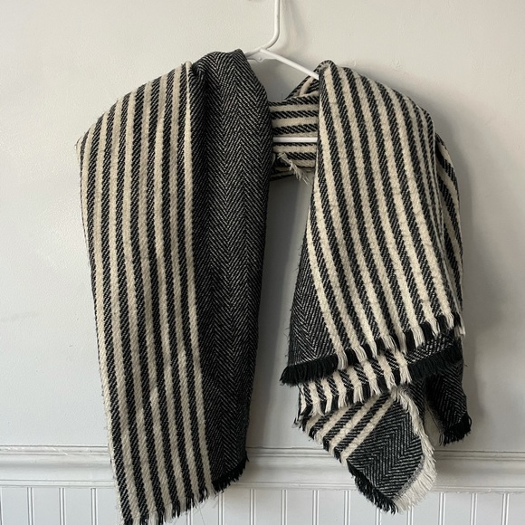 Zara Blanket Scarf - Picture 1 of 3